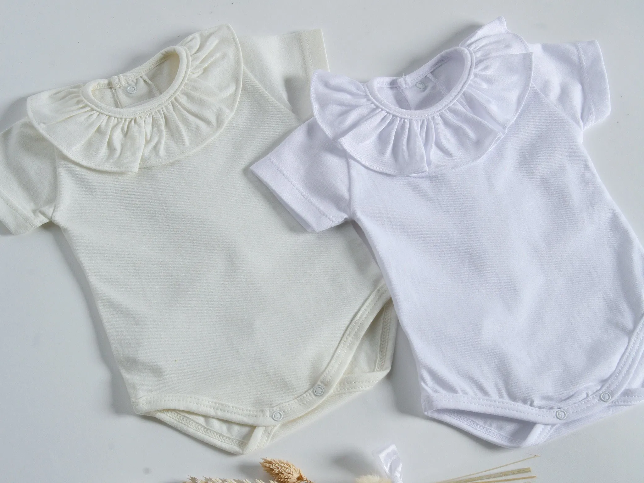 Calamaro Baby White Frill Collar Short Sleeve Vest